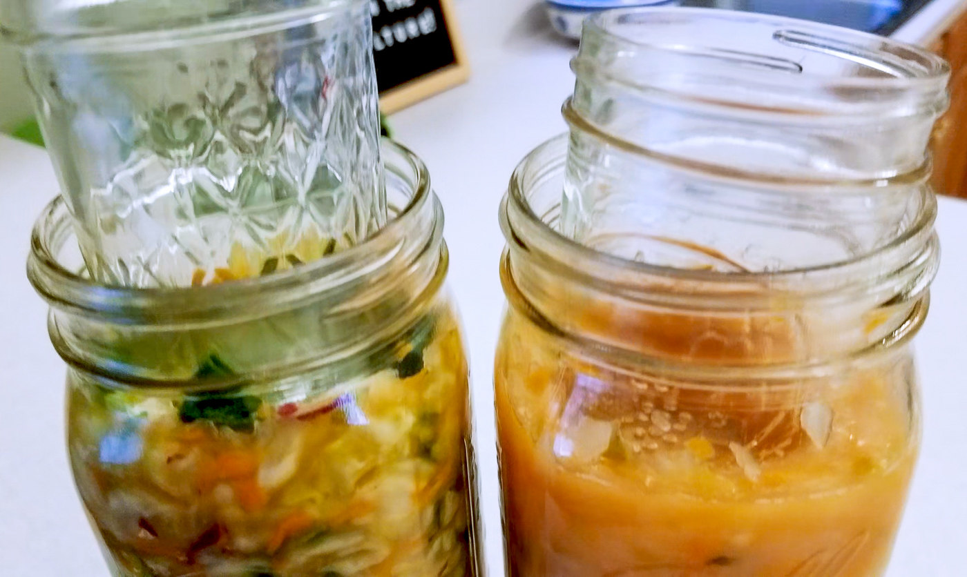 Weighing down fermented cabbage sauerkraut